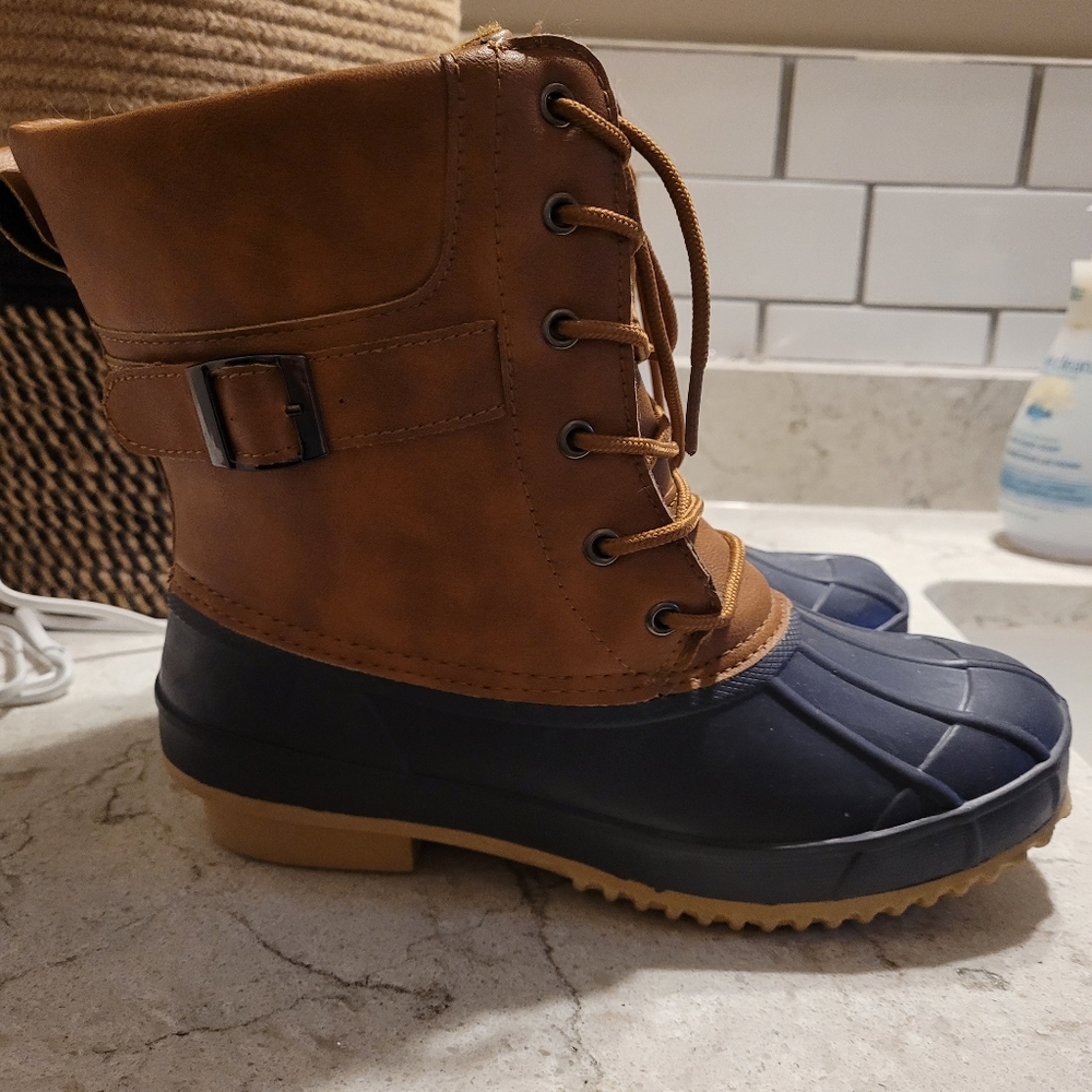 Duck boots. Torrid women's size 8w. NWOT